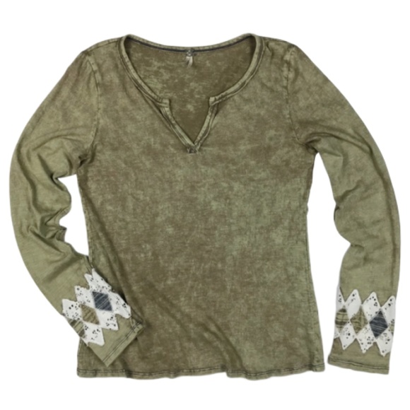 BKE Tops - BKE Green Patchwork Lace Cuff Long Sleeve Top